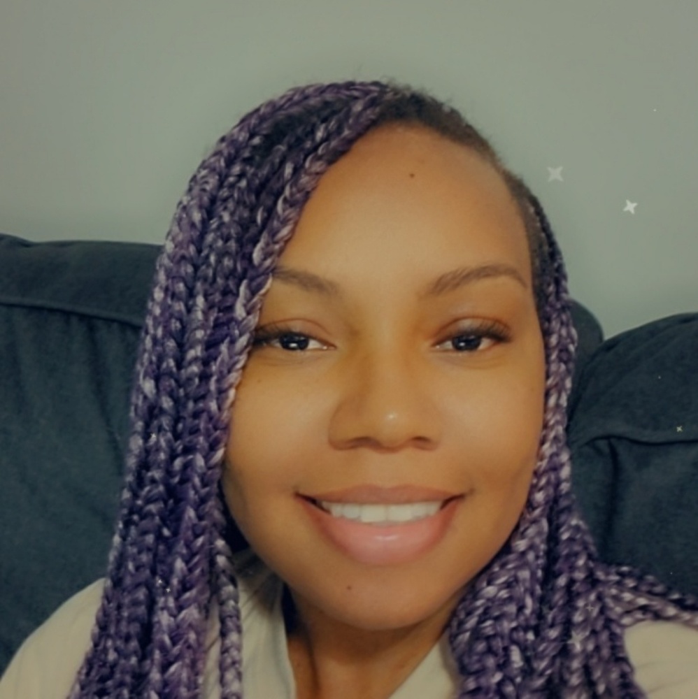 Meet your Posher, Angela